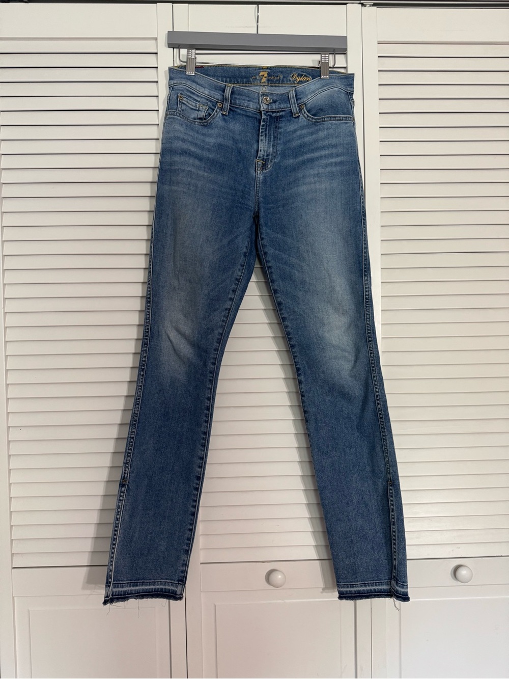 7 For All Mankind Medium Blue Straight Leg Dylan Jeans Sz 27